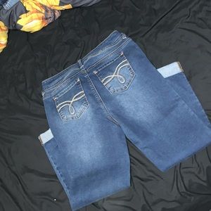 Wallflower ultra fit capris